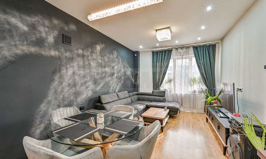 Продава 3-СТАЕН, гр. Перник, Рено, снимка 2 - Апартаменти - 55240060