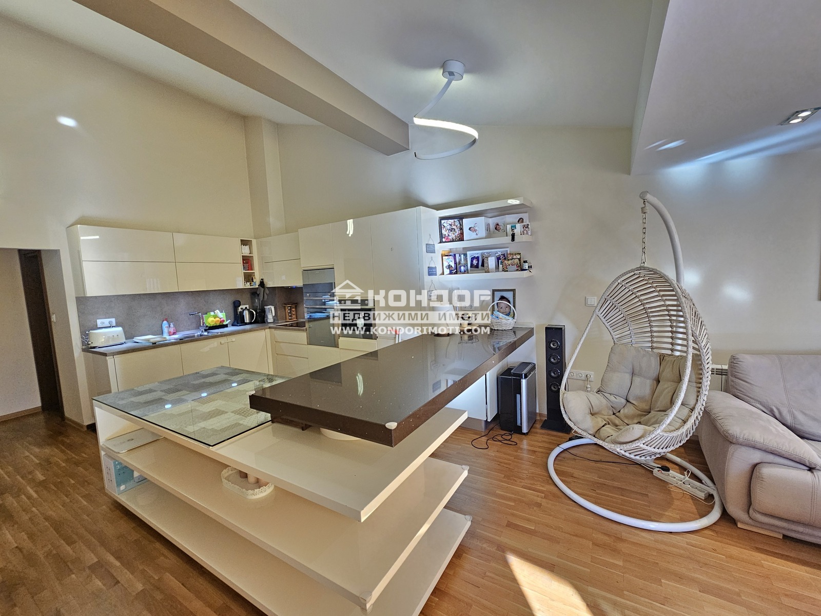Продава 3-СТАЕН, гр. Пловдив, Кършияка, снимка 3 - Апартаменти - 47745136