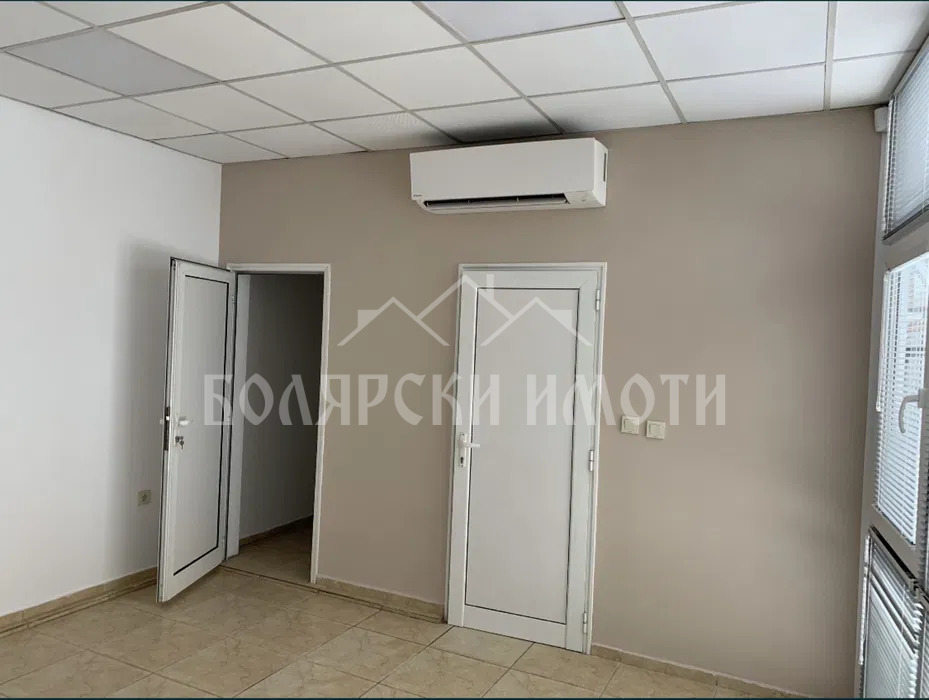 Продава МАГАЗИН, гр. Велико Търново, Център, снимка 2 - Магазини - 51016481