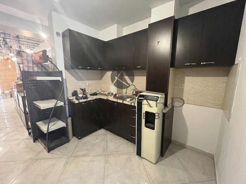 Продава МАГАЗИН, гр. Пловдив, Кючук Париж, снимка 4 - Магазини - 55832967