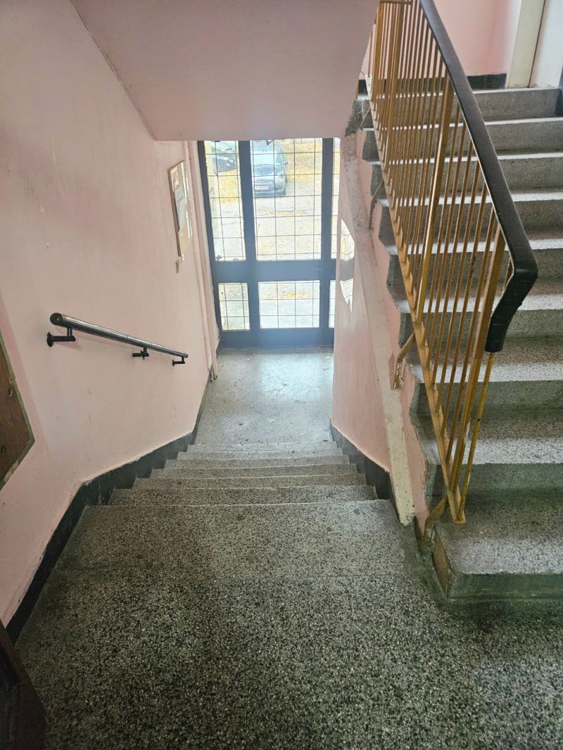 Продава 3-СТАЕН, гр. Русе, Родина 2, снимка 2 - Апартаменти - 52628500