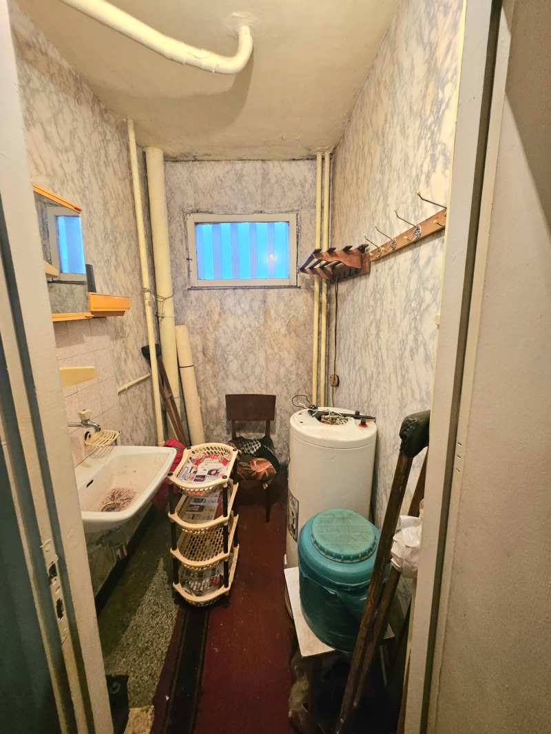 Продава 3-СТАЕН, гр. Русе, Родина 2, снимка 12 - Апартаменти - 52628500