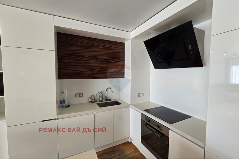 Продава 4-СТАЕН, гр. Варна, Бриз, снимка 3 - Aпартаменти - 47630999