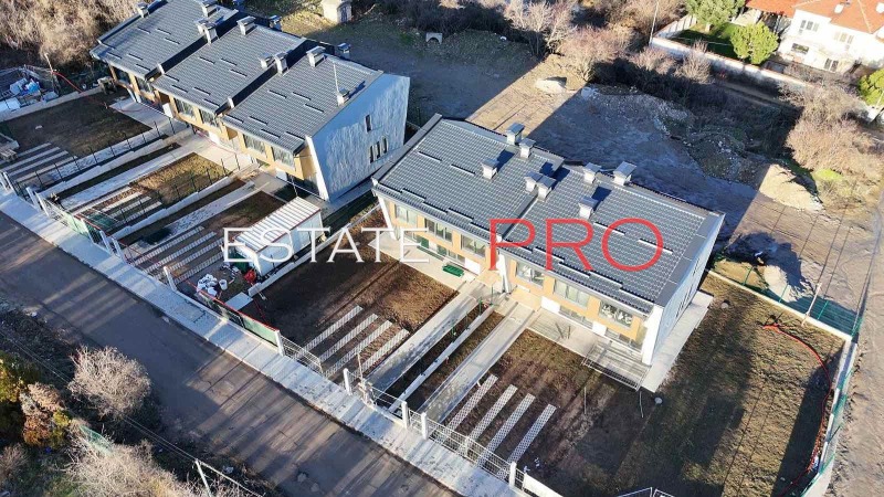 Продава КЪЩА, гр. София, м-т Детски град, снимка 6 - Къщи - 53260579