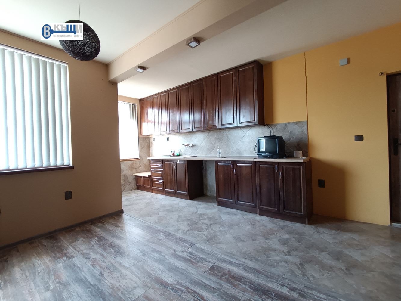 Продава МЕЗОНЕТ, гр. Велико Търново, Света гора, снимка 2 - Апартаменти - 55058962