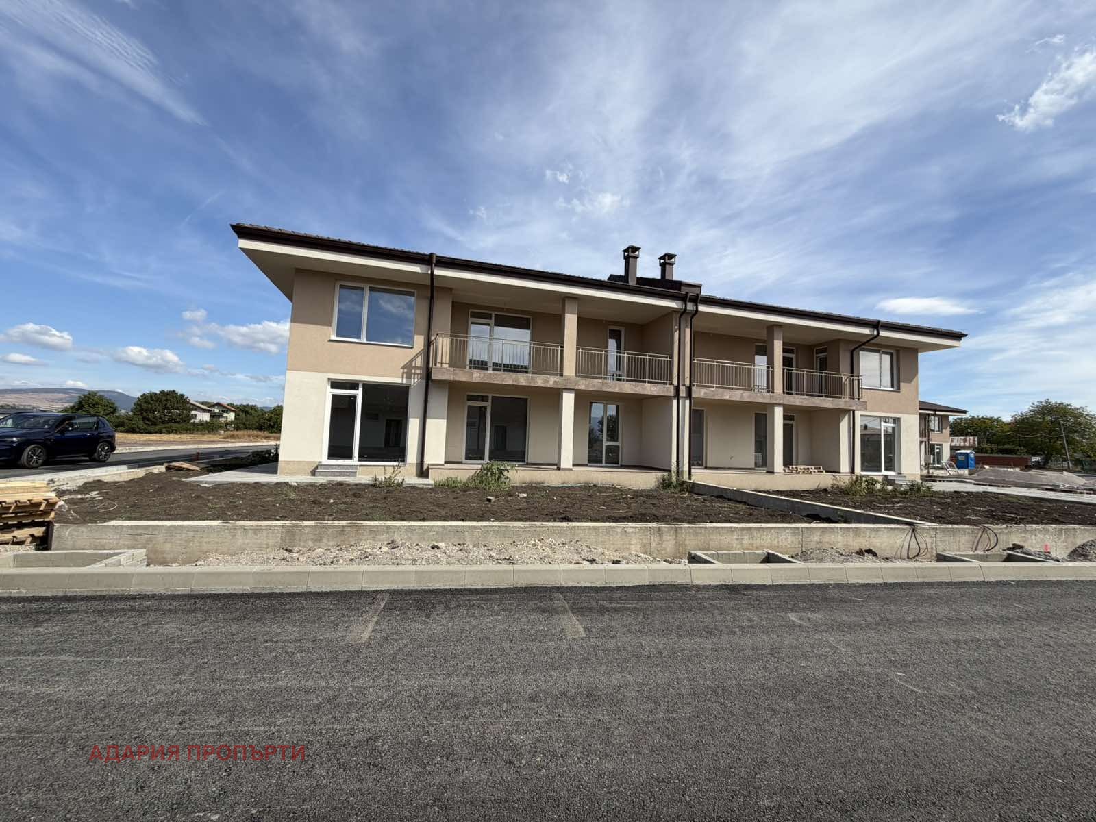 Продава КЪЩА, гр. София, с. Мрамор, снимка 2 - Къщи - 56461189