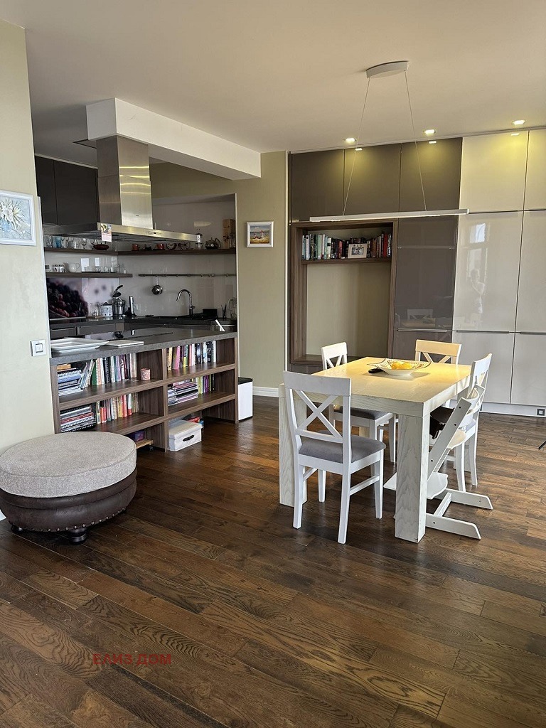 De vânzare  3 dormitoare Varna , Briz , 225 mp | 94173923 - imagine [4]