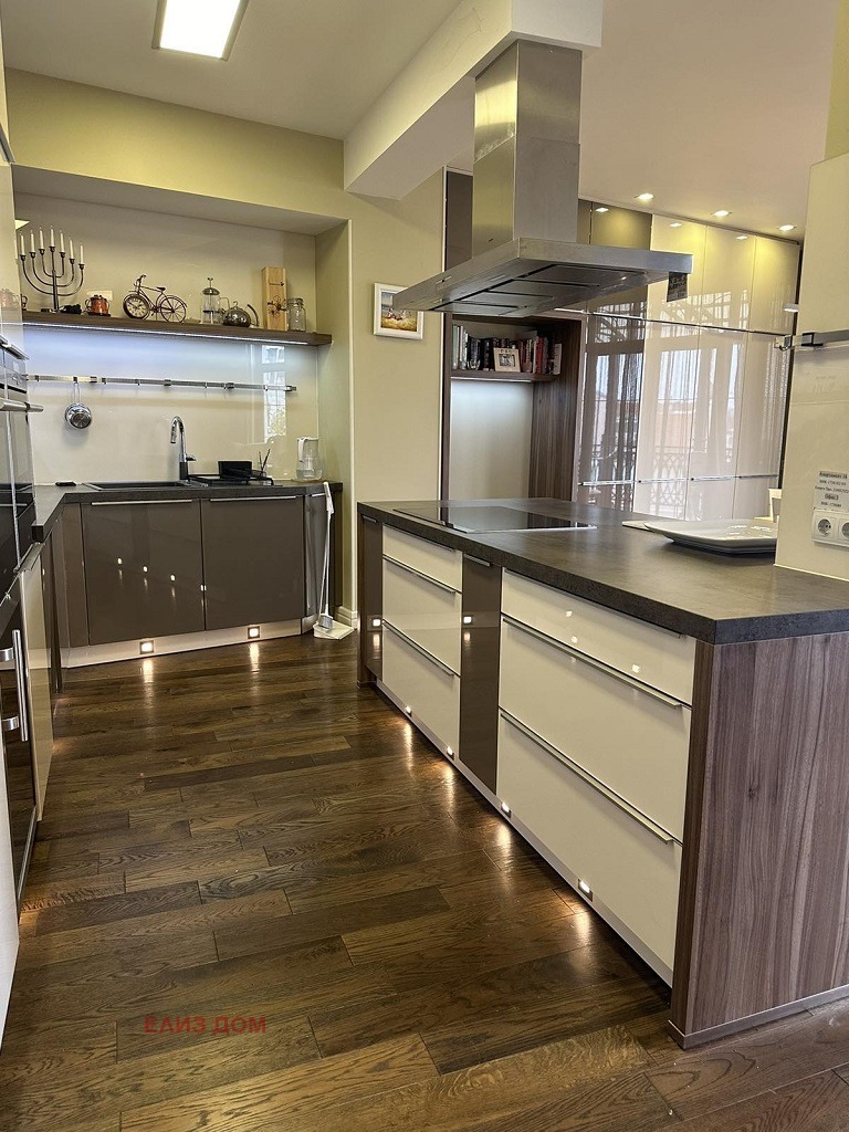 De vânzare  3 dormitoare Varna , Briz , 225 mp | 94173923 - imagine [6]