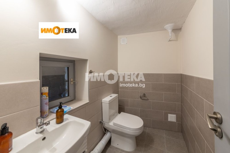 Продава КЪЩА, гр. Варна, Център, снимка 13 - Къщи - 48377595