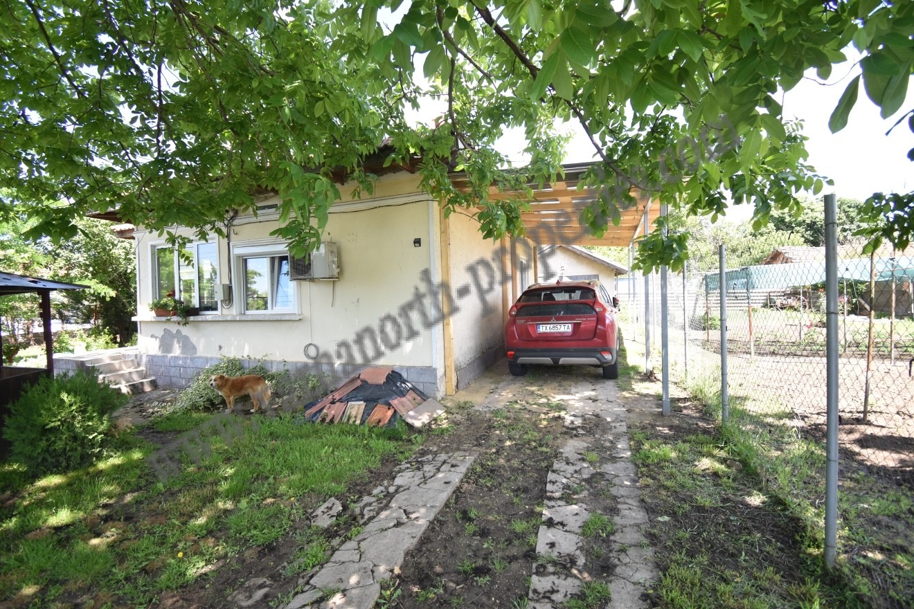 Продава КЪЩА, с. Преселенци, област Добрич, снимка 2 - Къщи - 54741439