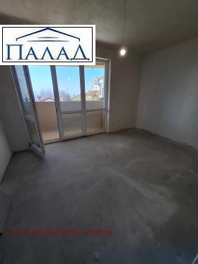 Attic Pogrebi, Varna