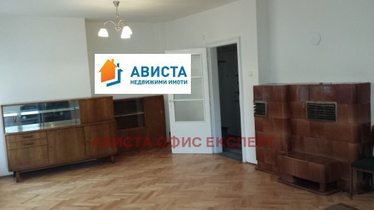 Продава 3-СТАЕН, гр. София, Медицинска академия, снимка 2 - Aпартаменти - 49385486