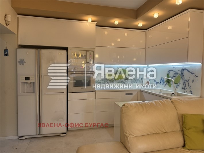 Продава  3-стаен град Бургас , Център , 79 кв.м | 57508530 - изображение [2]