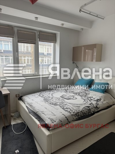 Продава  3-стаен град Бургас , Център , 79 кв.м | 57508530 - изображение [8]