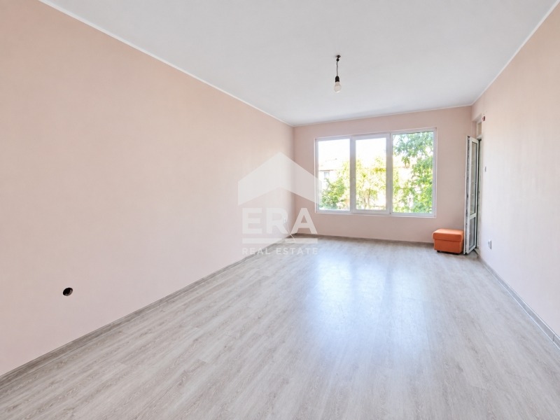 Продава МНОГОСТАЕН, гр. Хасково, Дружба 1