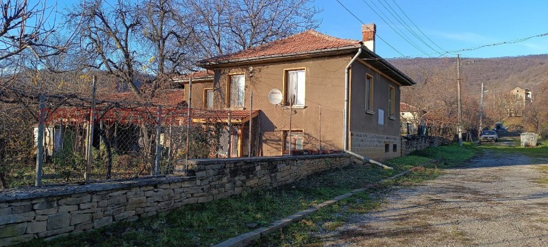 Продава КЪЩА, с. Дамяново, област Габрово