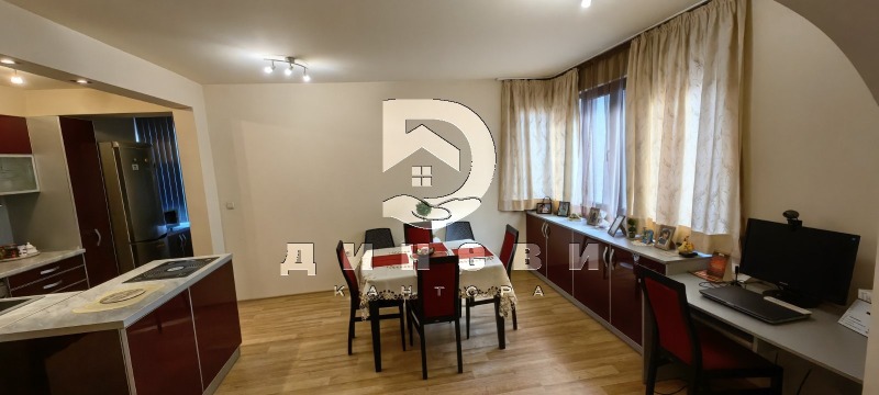 Продава 3-СТАЕН, гр. Стара Загора, Операта, снимка 2 - Aпартаменти - 49056643