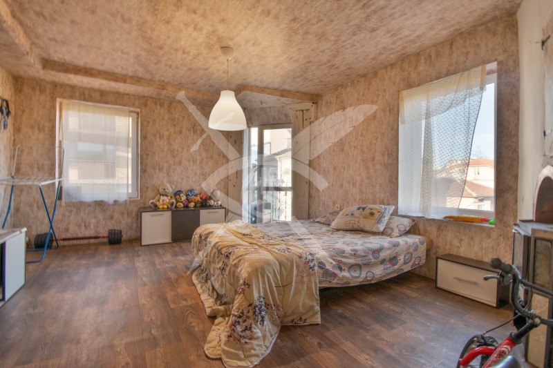 Till salu  Hus Golv Sofia , Centar , 159 kvm | 18551613 - bild [3]