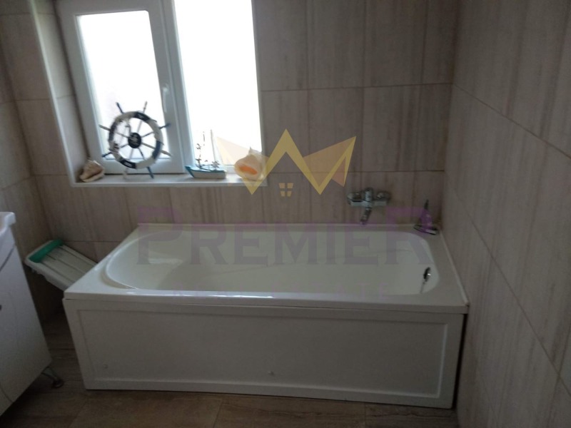 Продава КЪЩА, с. Топола, област Добрич, снимка 10 - Къщи - 49005176