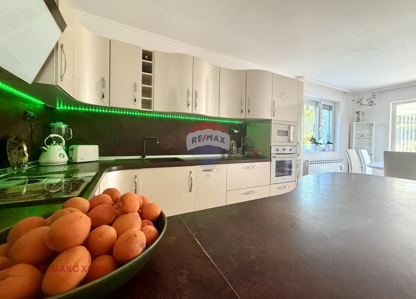 Продава КЪЩА, гр. Балчик, област Добрич, снимка 2 - Къщи - 55052865