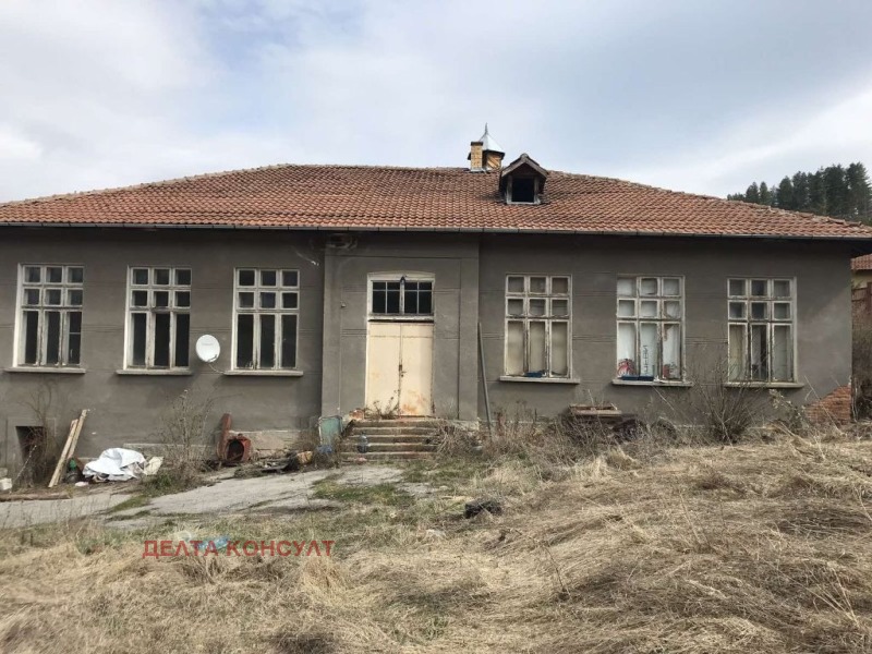 Продава КЪЩА в област Перник, с. Ярловци - 286 кв.м / 49 000 € » 95 835.67 лв., ДЕЛТА КОНСУЛТ