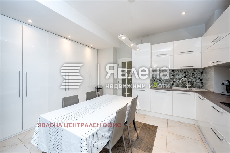 Продава 2-СТАЕН, гр. София, Център, снимка 3 - Апартаменти - 53600694