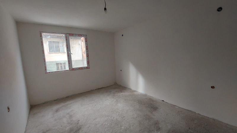 Продава МНОГОСТАЕН, гр. Хасково, Училищни, снимка 2 - Апартаменти - 53331429