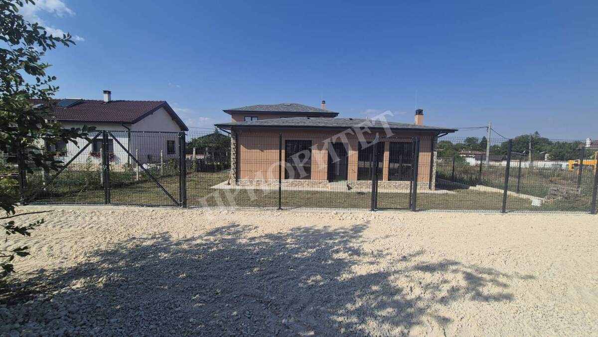Продава КЪЩА, с. Кичево, област Варна