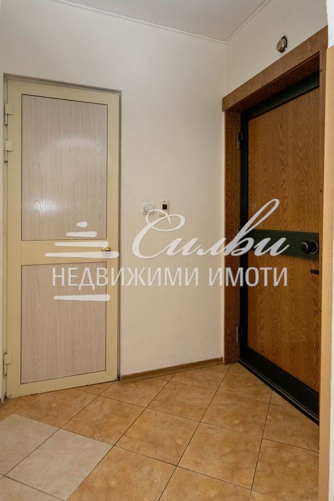 Продава 3-СТАЕН, гр. Шумен, Център, снимка 9 - Aпартаменти - 47925767