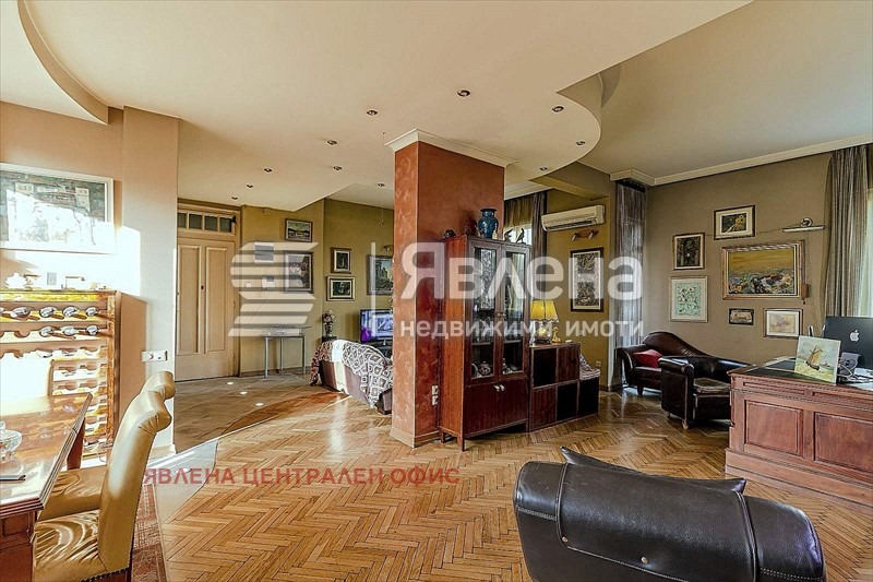 Продава 3-СТАЕН, гр. София, Център, снимка 2 - Апартаменти - 54129798