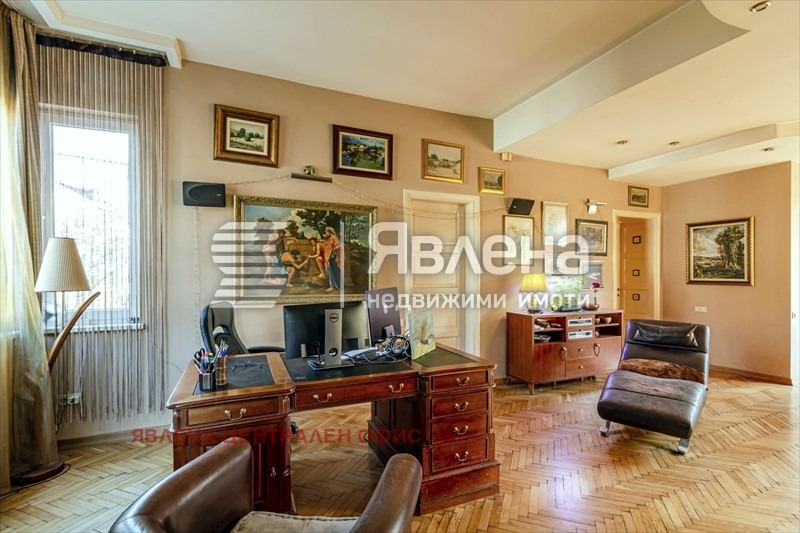 Продава 3-СТАЕН, гр. София, Център