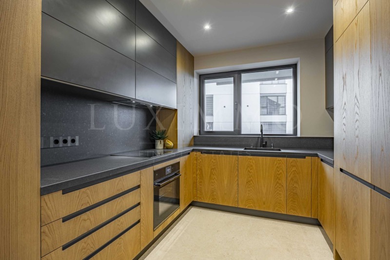 Продава КЪЩА, гр. София, в.з.Малинова долина, снимка 8 - Къщи - 52623982