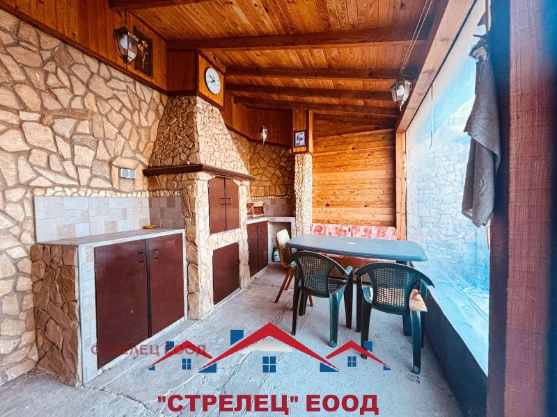 Продава КЪЩА, гр. Добрич, ЖП Гара, снимка 2 - Къщи - 52687328