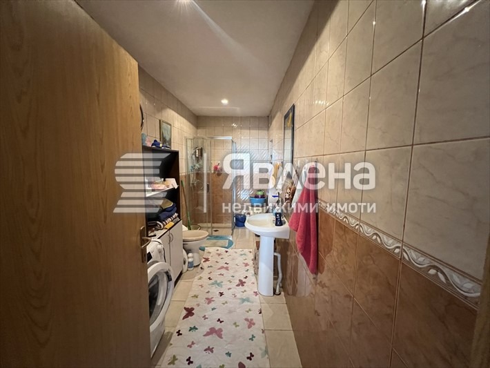 Продава КЪЩА, гр. Генерал Тошево, област Добрич, снимка 8 - Къщи - 53102395