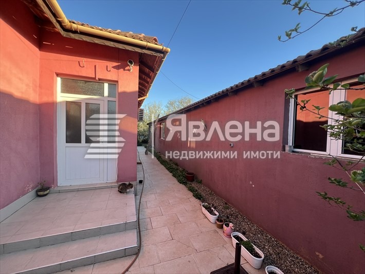 Продава КЪЩА, гр. Генерал Тошево, област Добрич, снимка 2 - Къщи - 53102395