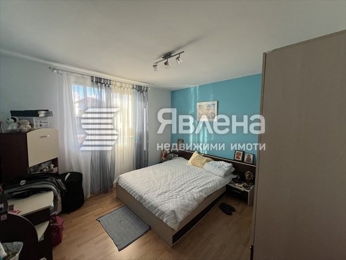 Продава КЪЩА, гр. Генерал Тошево, област Добрич, снимка 10 - Къщи - 53102395