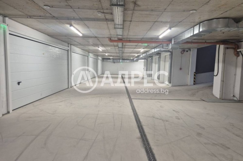 Myytävänä  Autotalli Sofia , Vrabnitsa 2 , 65 neliömetriä | 78847770 - kuva [3]