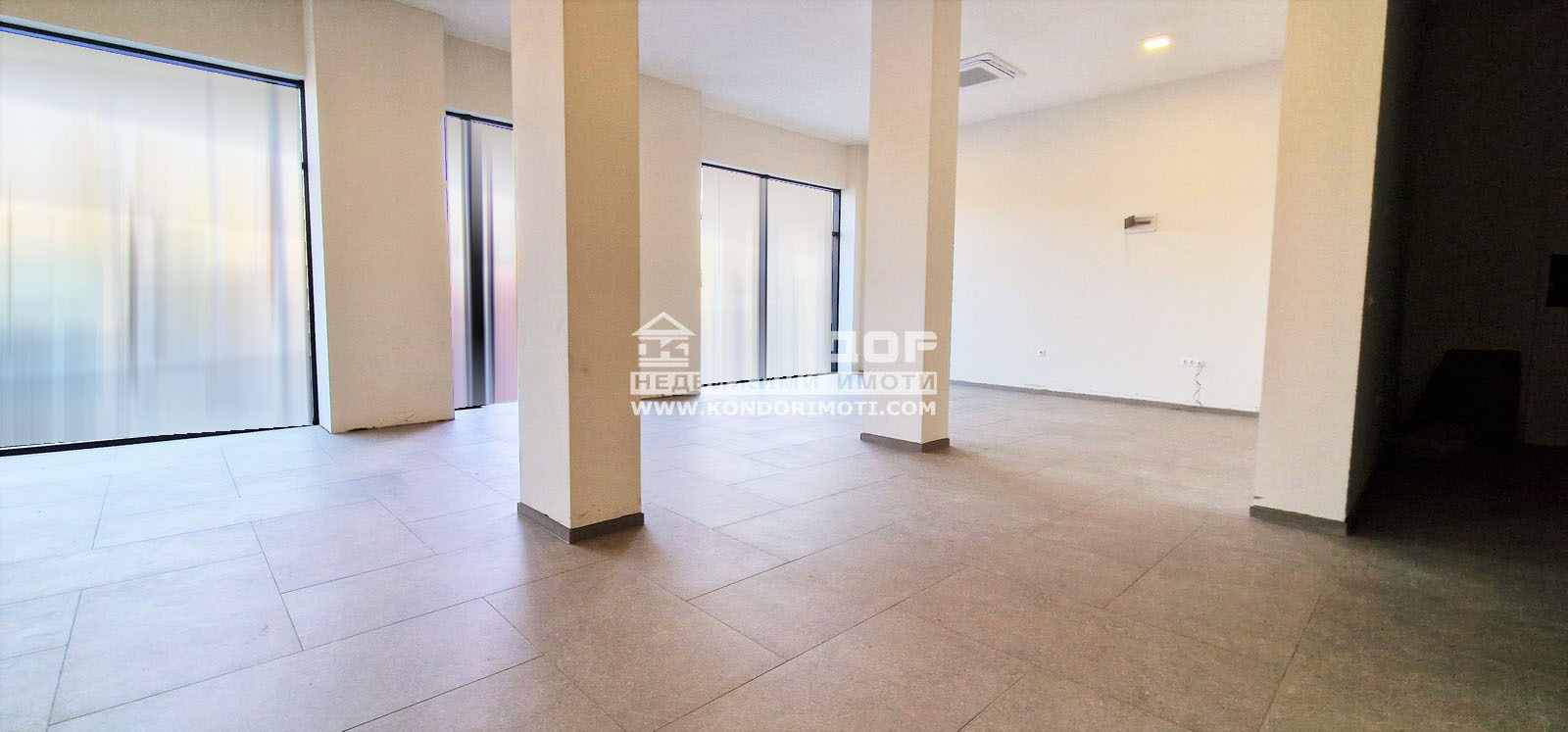 Продава ОФИС, гр. Пловдив, Център, снимка 2 - Офиси - 49955324