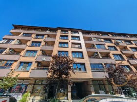 2 quartos Bratia Miladinovi, Burgas