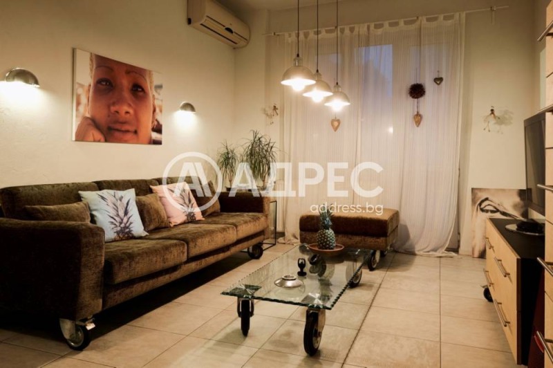 Продава 2-СТАЕН, гр. София, Център