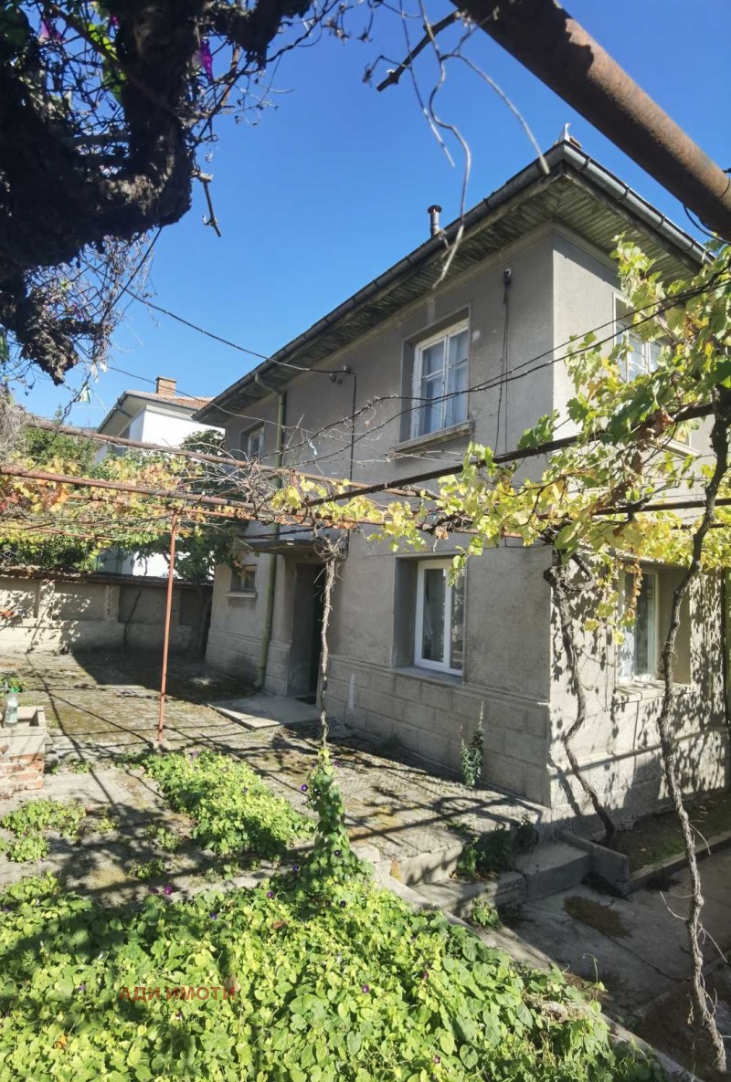 Продава  Къща област Пловдив , гр. Карлово , 166 кв.м | 10613924