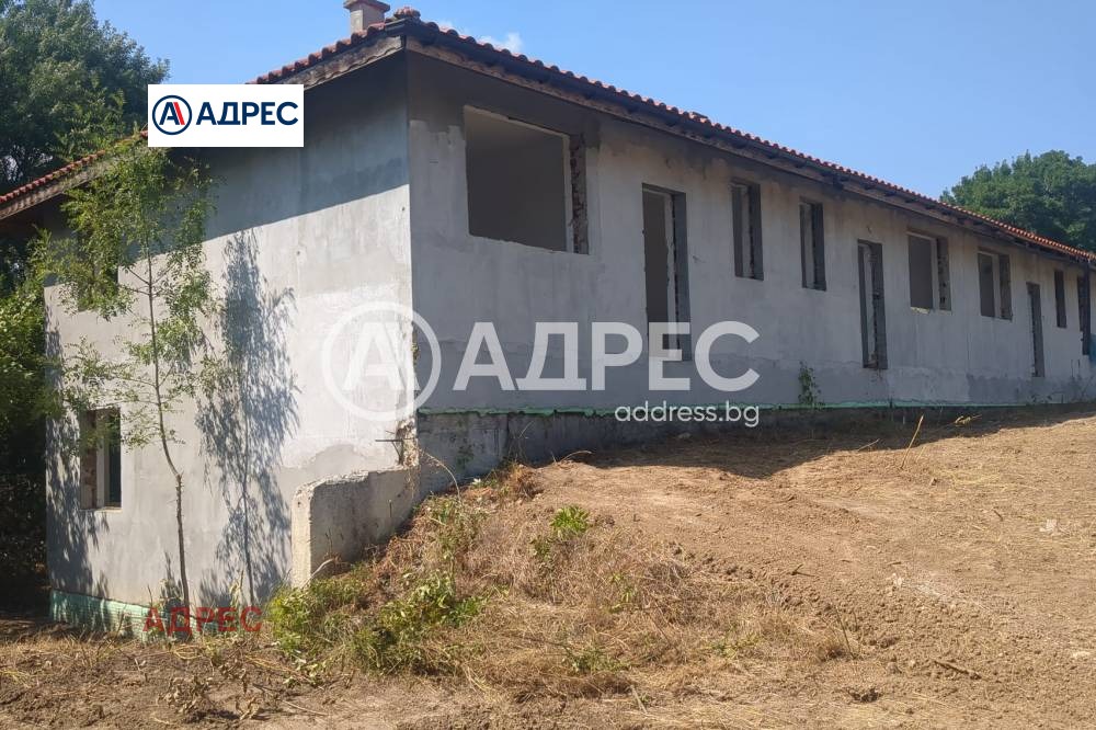 Продава КЪЩА, с. Юнец, област Варна