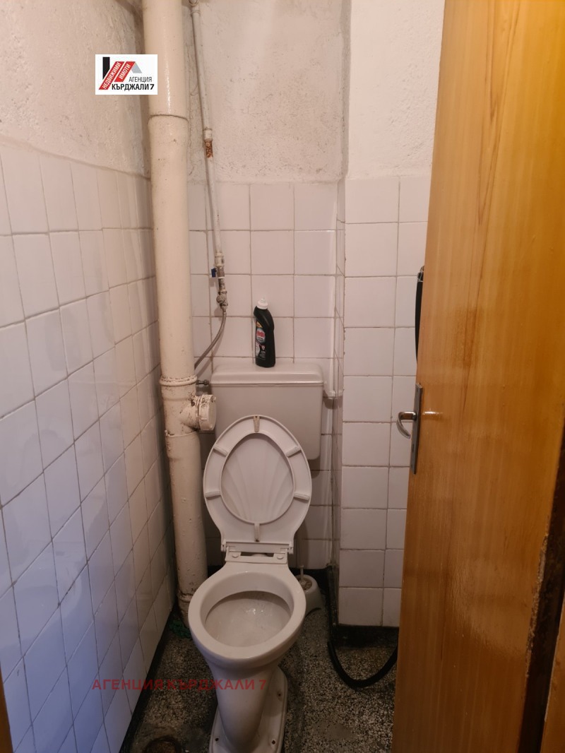 Продается  3 спальни Кърджали , Център , 87 кв.м | 71209098 - изображение [7]