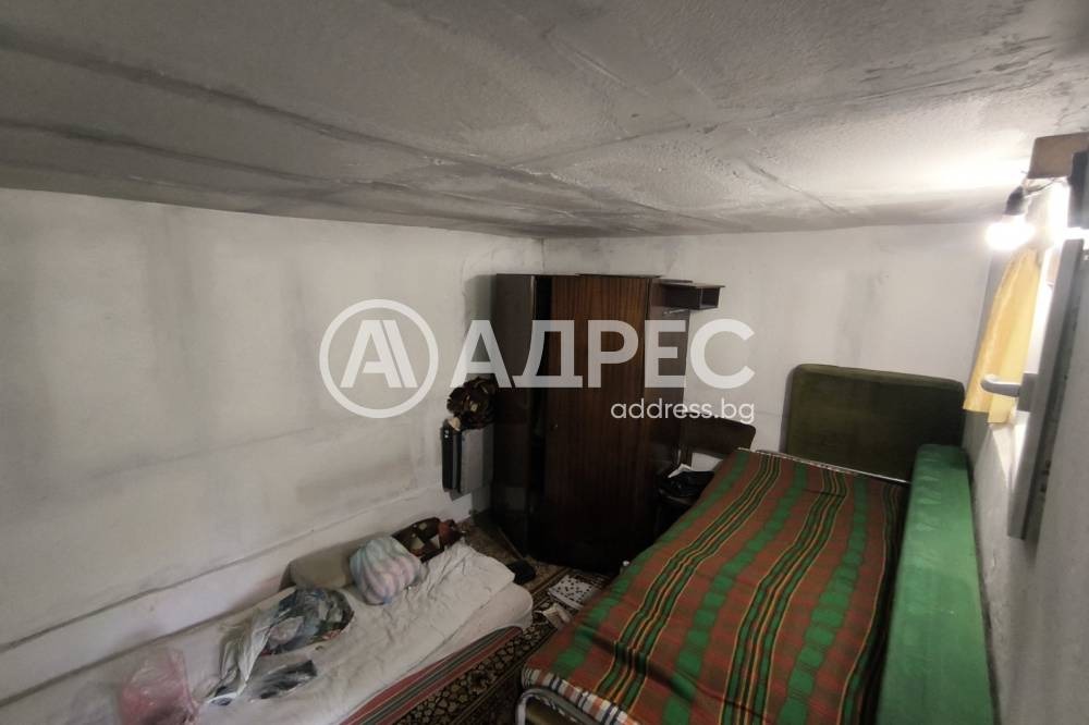 Продава ВИЛА, гр. Разград, Център, снимка 2 - Вили - 55586305