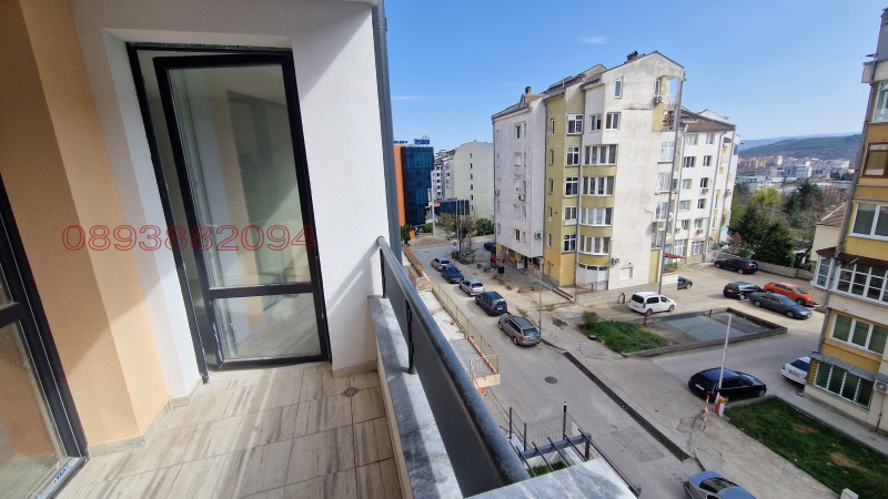 На продаж  1 спальня Велико Търново , Колю Фичето , 65 кв.м | 53478232 - зображення [3]