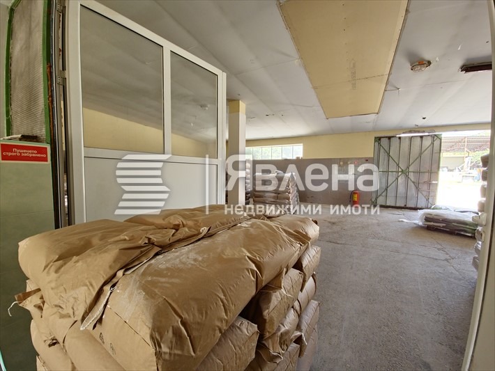 Продава ПРОМ. ПОМЕЩЕНИЕ, гр. Луковит, област Ловеч, снимка 2 - Производствени сгради - 54059392