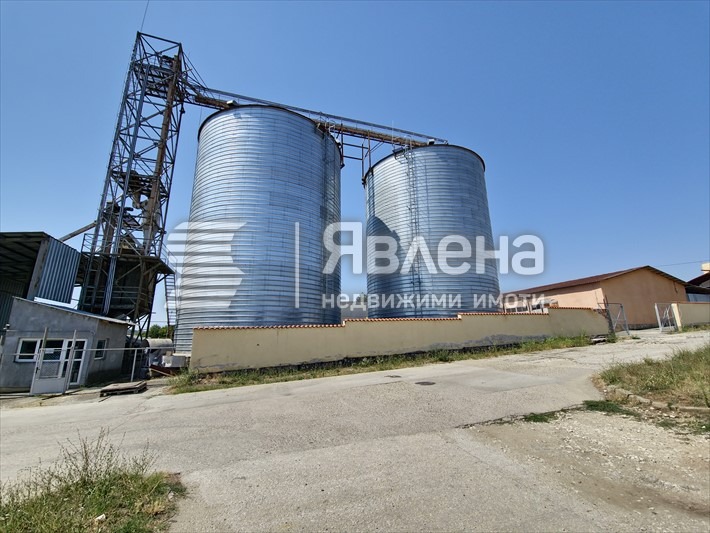 Продава ПРОМ. ПОМЕЩЕНИЕ, гр. Луковит, област Ловеч, снимка 3 - Производствени сгради - 54059392