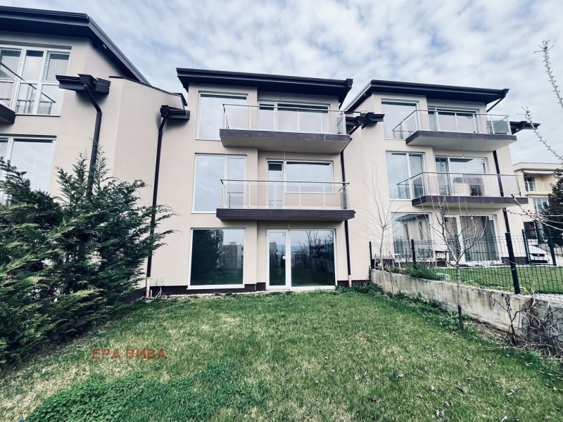 Продава КЪЩА в град Варна, м-т Пчелина - 220 кв.м / 399 900 € » 782 136.42 лв., ЕРА ВИВА