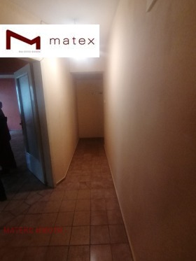 3 bedroom Lyatno kino Trakiya, Varna 12