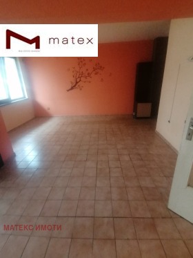 3 bedroom Lyatno kino Trakiya, Varna 4